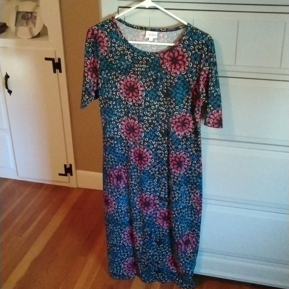 Dress - Picture 1 of 3